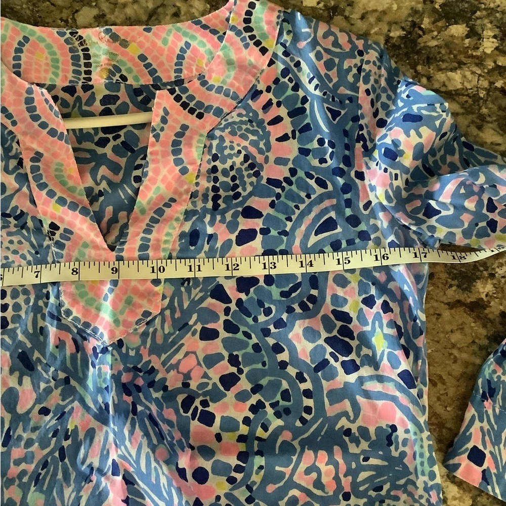 Lilly Pulitzer Amelia Island Tunic in Tic Tac Toe Tile Print, Size XS - Picture 9 of 10